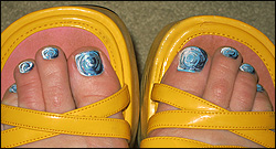 blue swirl nails